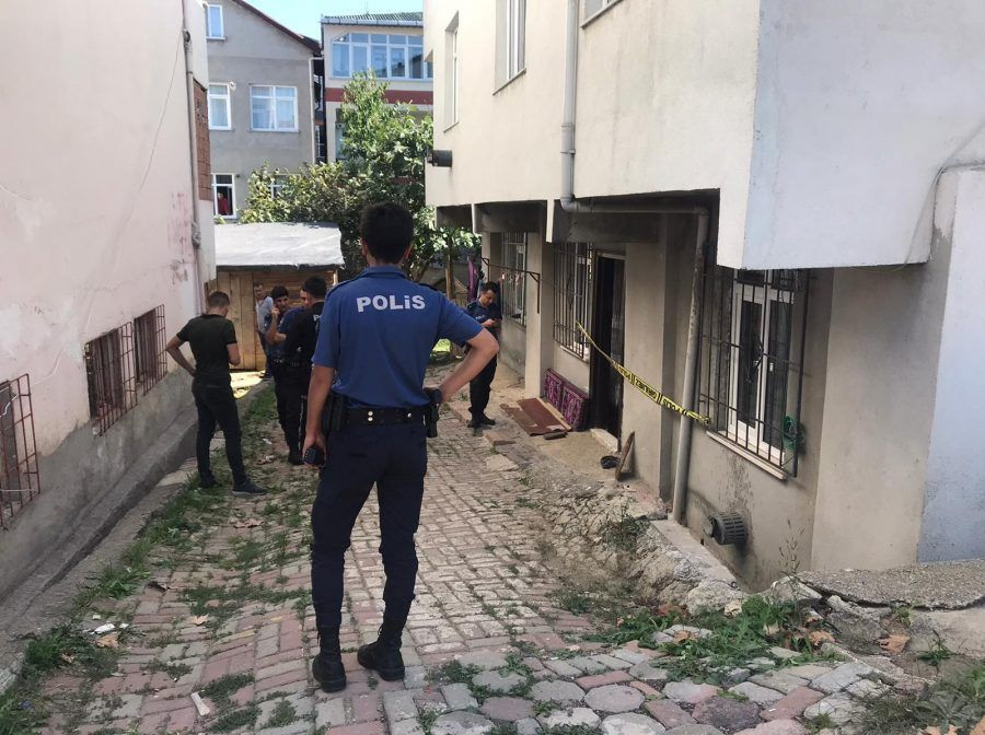 Sancaktepe'de 17 yaşındaki genç kız silahla vurulmuş halde bulundu