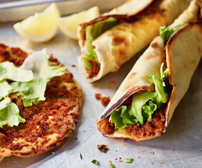 Lahmacundaki hileye bakın et yerine bakın ne koyuyorlar