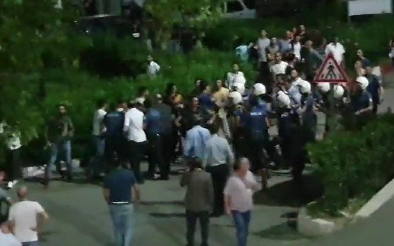 İzmir'de iki aile arasında bıçaklı kavga: 1 ölü, 2 yaralı olaylar hastanede devam etti
