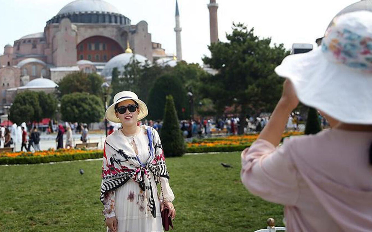 İstanbul ilk 8 ayda 9 milyon yabancı ziyaretçiyi ağırladı