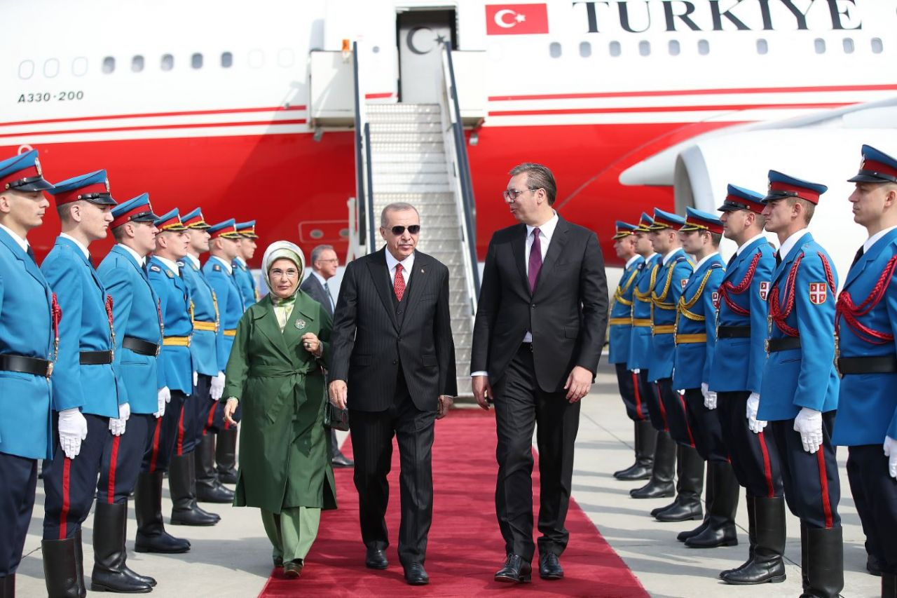 Cumhurbaşkanı Erdoğan'a Sırbistan'dan sıcak karşılama