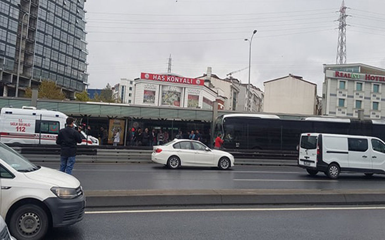 İstanbul Haramidere'de metrobüs kazası çok sayıda yaralılar var