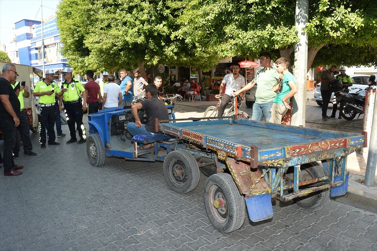 Adana'da trafik polislerine takılan tuhaf araç herkesi şaşkına çevirdi