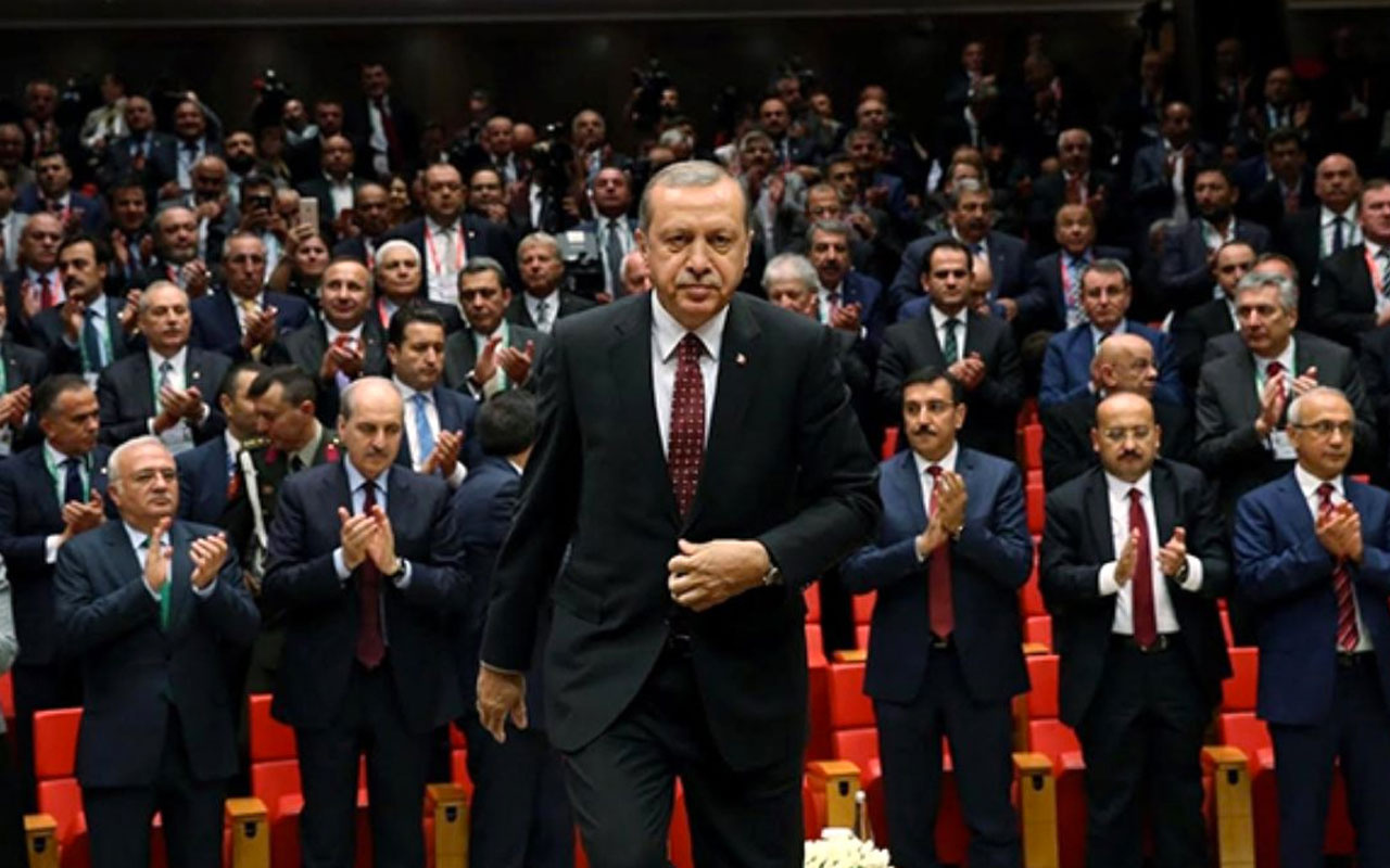 AK Parti'de istifa şoku! Eski Bakan Nihat Ergün de istifa etti