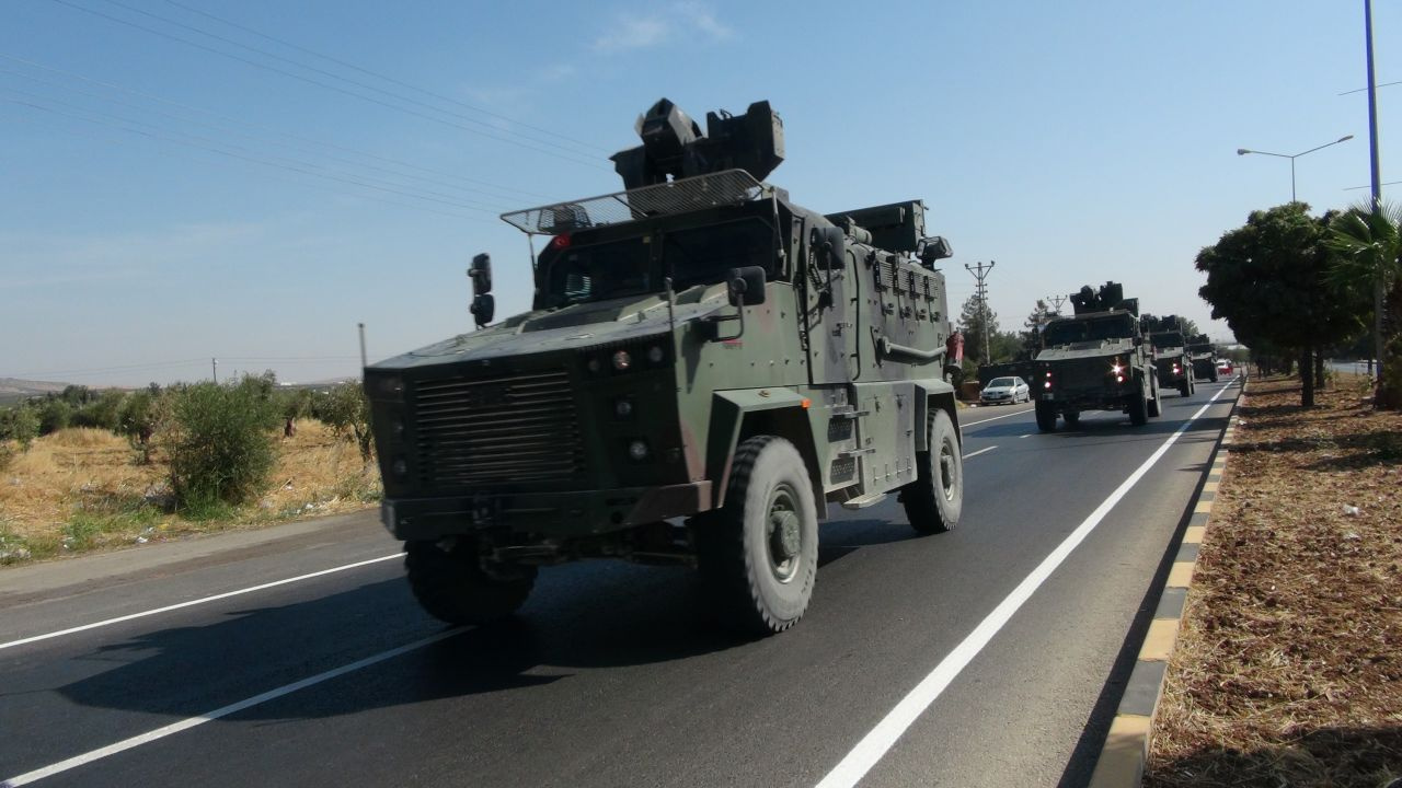 Suriye sınırında sevkiyat devam ediyor! 100 araçlık konvoy Kilis'te