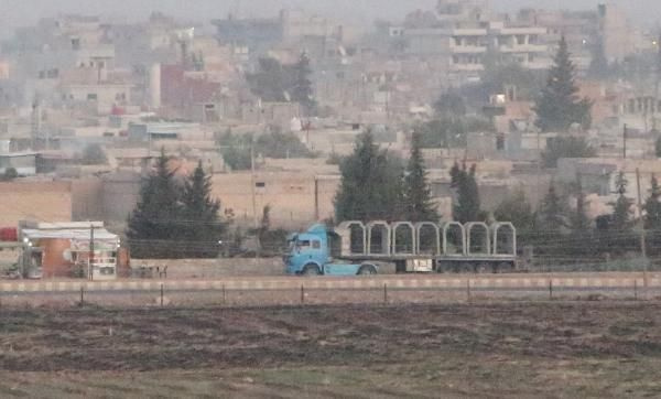 YPG'li teröristler hazırlanıyor! Beton bloklarla tünel inşası görüntülendi