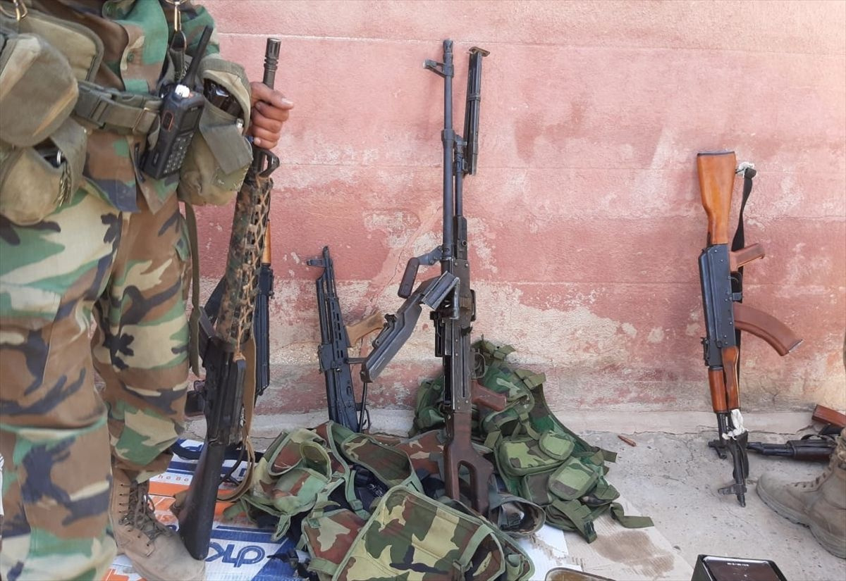 Tel Abyad'da YPG/PKK'lılar silahlarını bırakarak kaçtı