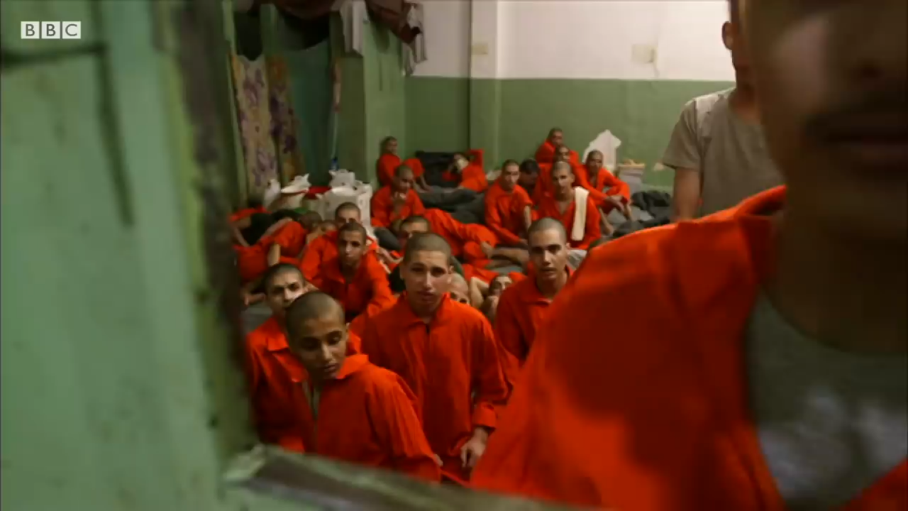 BBC IŞİD'lilerin tutulduğu cezaevlerine girdi