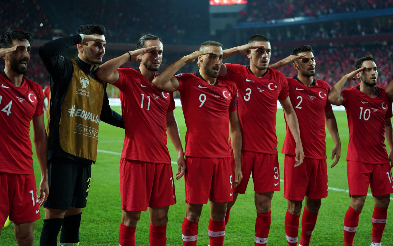 UEFA Milli Takım'ın 'Asker selamı' kararını verdi