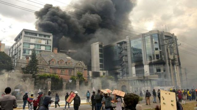 Ekvador'da protestolar! Ordu devrede Başkent'te sokağa çıkma yasağı