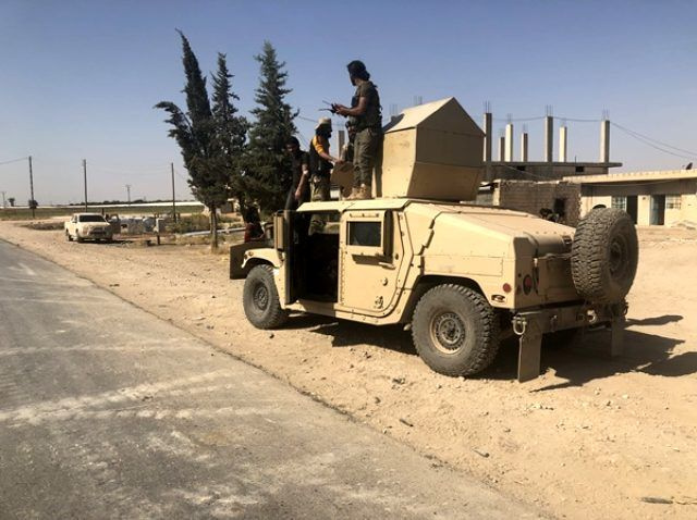 YPG'liler ABD'nin verdiği milyonluk araçları bırakıp kaçtı