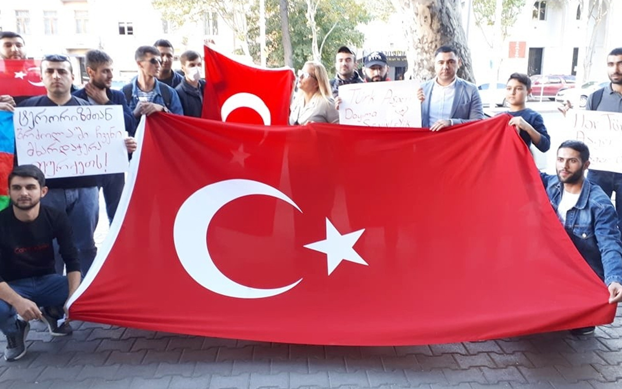 Gürcistanlı öğrencilerden Barış Pınarı Harekatı'na destek