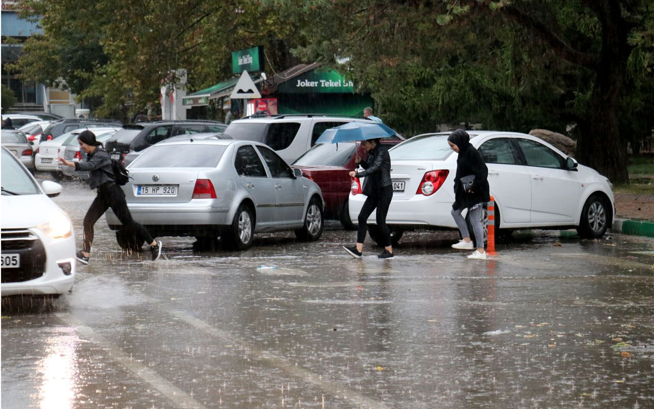 Meteoroloji'den Ege ve Akdeniz için sağanak İstanbul için pus uyarısı