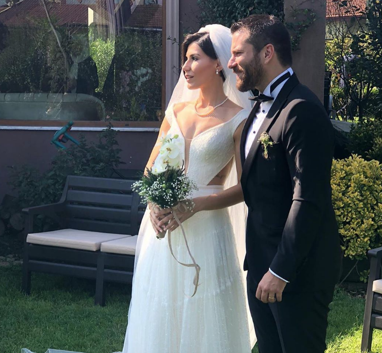 Oyuncu Çağkan Çulha avukat İpek Ertuğral ile sessiz sedasız evlendi