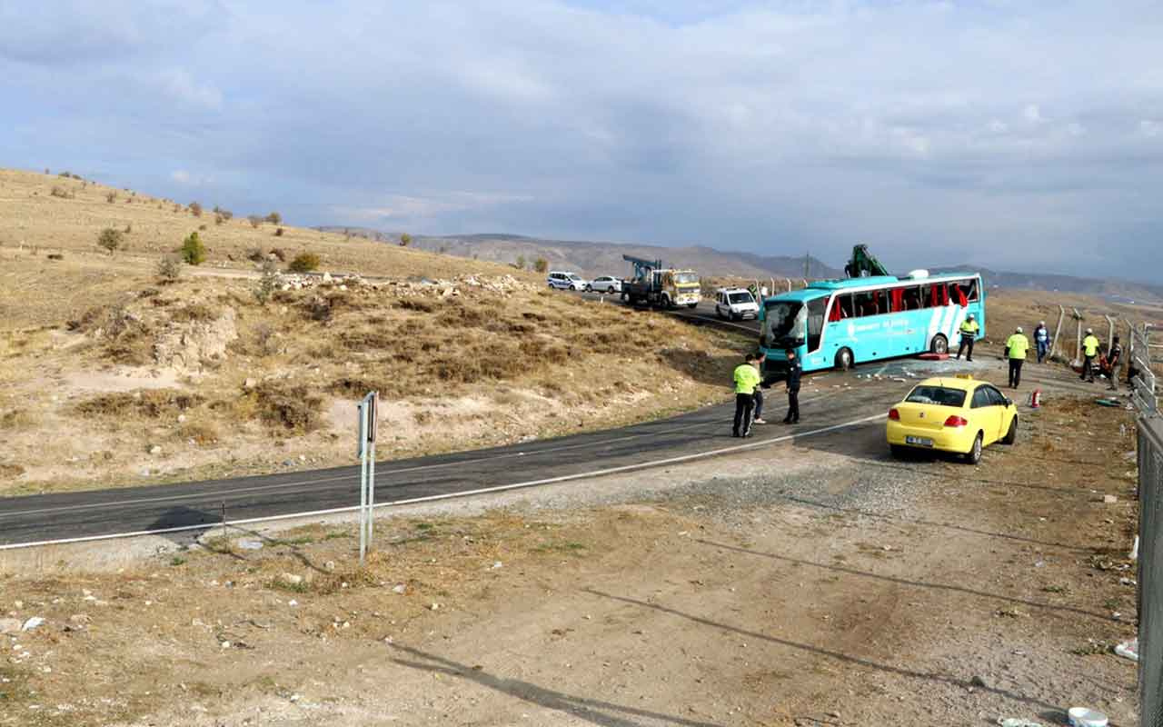 Cenazeye gidenleri taşıyan otobüs devrildi: 34 yaralı