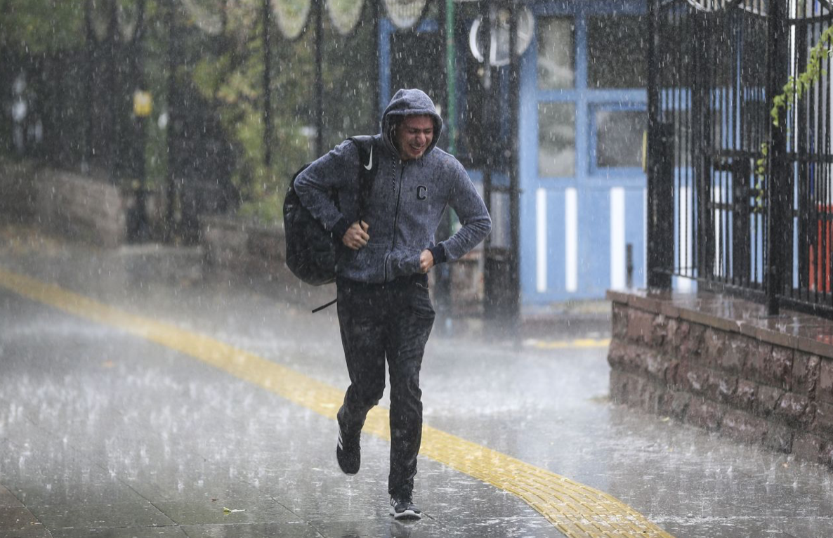 Meteoroloji'den sağanak uyarısı! İstanbul'da da sis etkili olacak