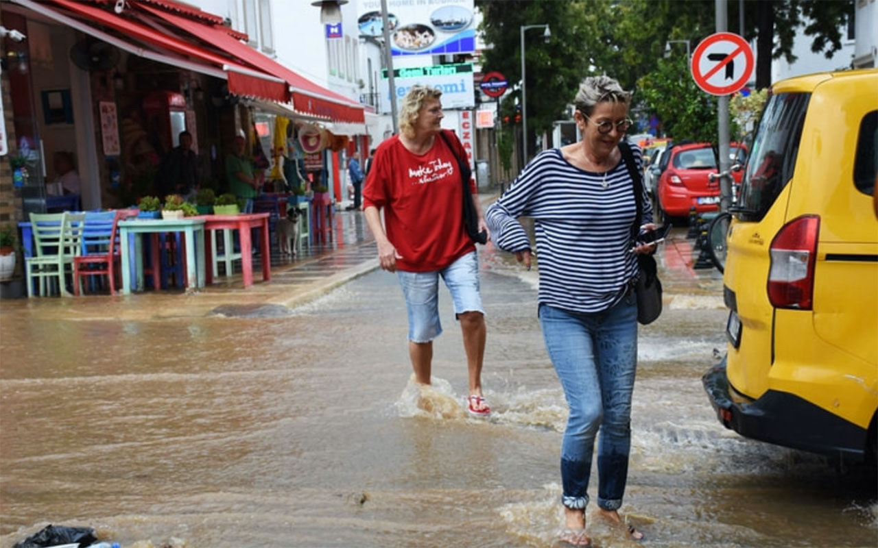 Meteoroloji'den sağanak uyarısı! İstanbul'da da sis etkili olacak