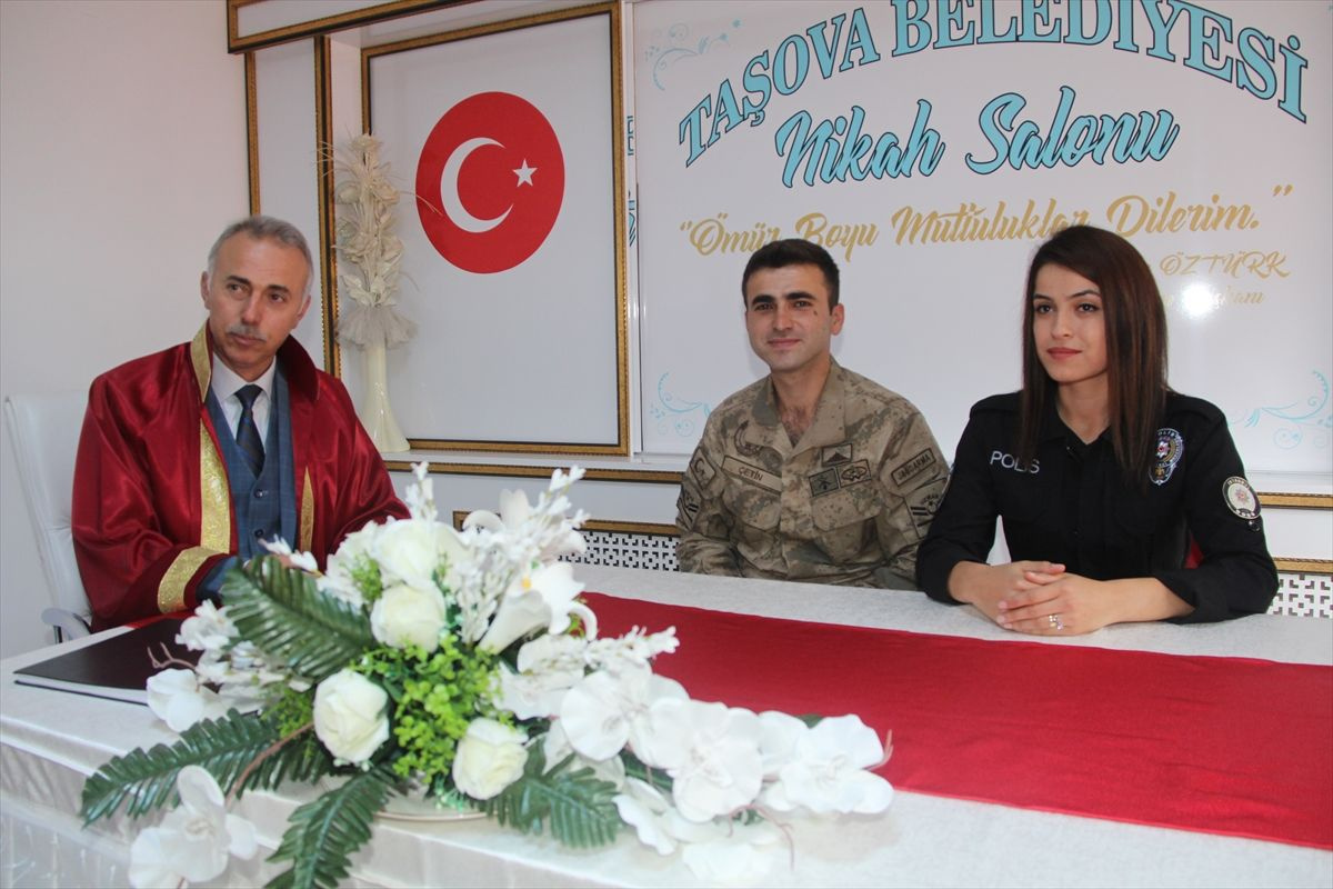 Barış Pınarı Harekatı'na nikah masasından destek