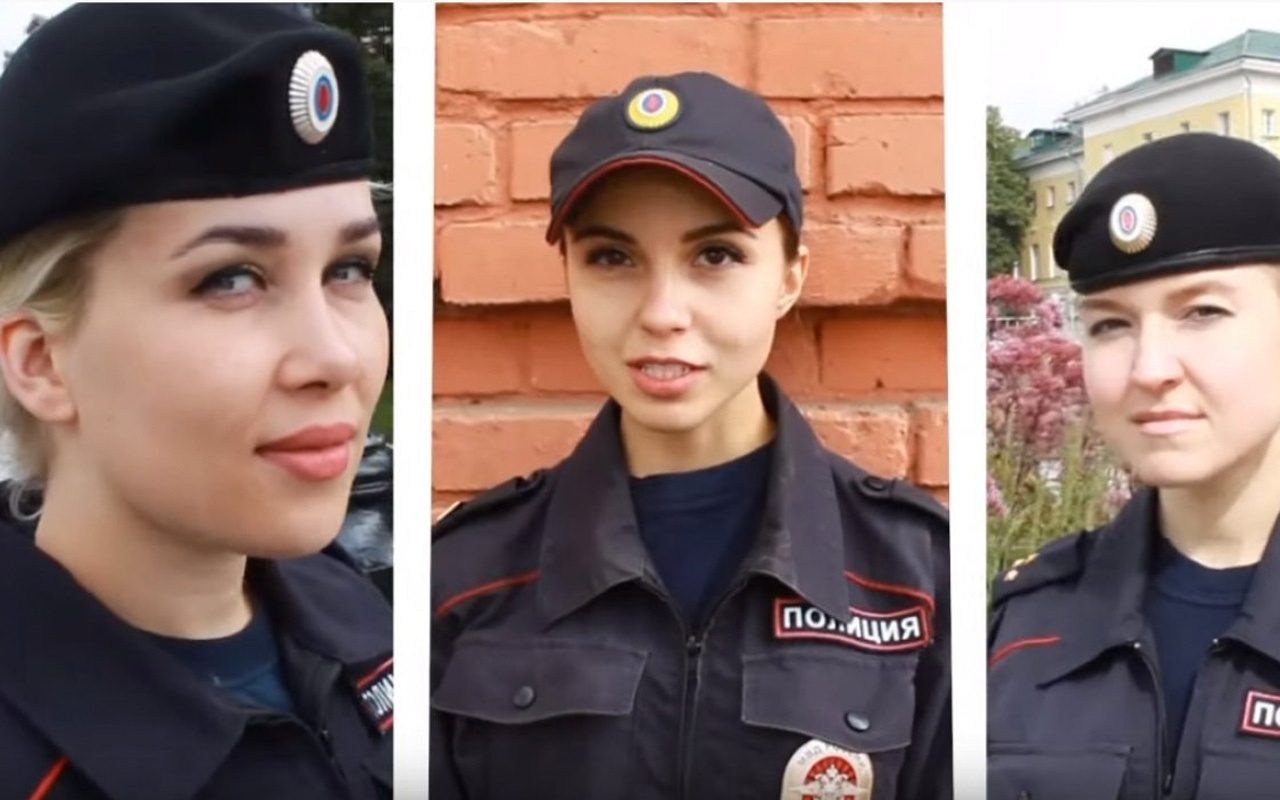 Rus polisi aldığı şiddet eleştirilerinden sonra kadın polisler imaj düzeltiyor