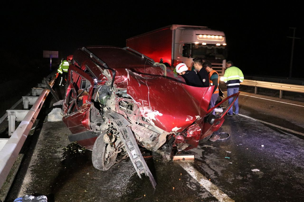 Bolu’da zincirleme trafik kazası 3 ölü 2 yaralı