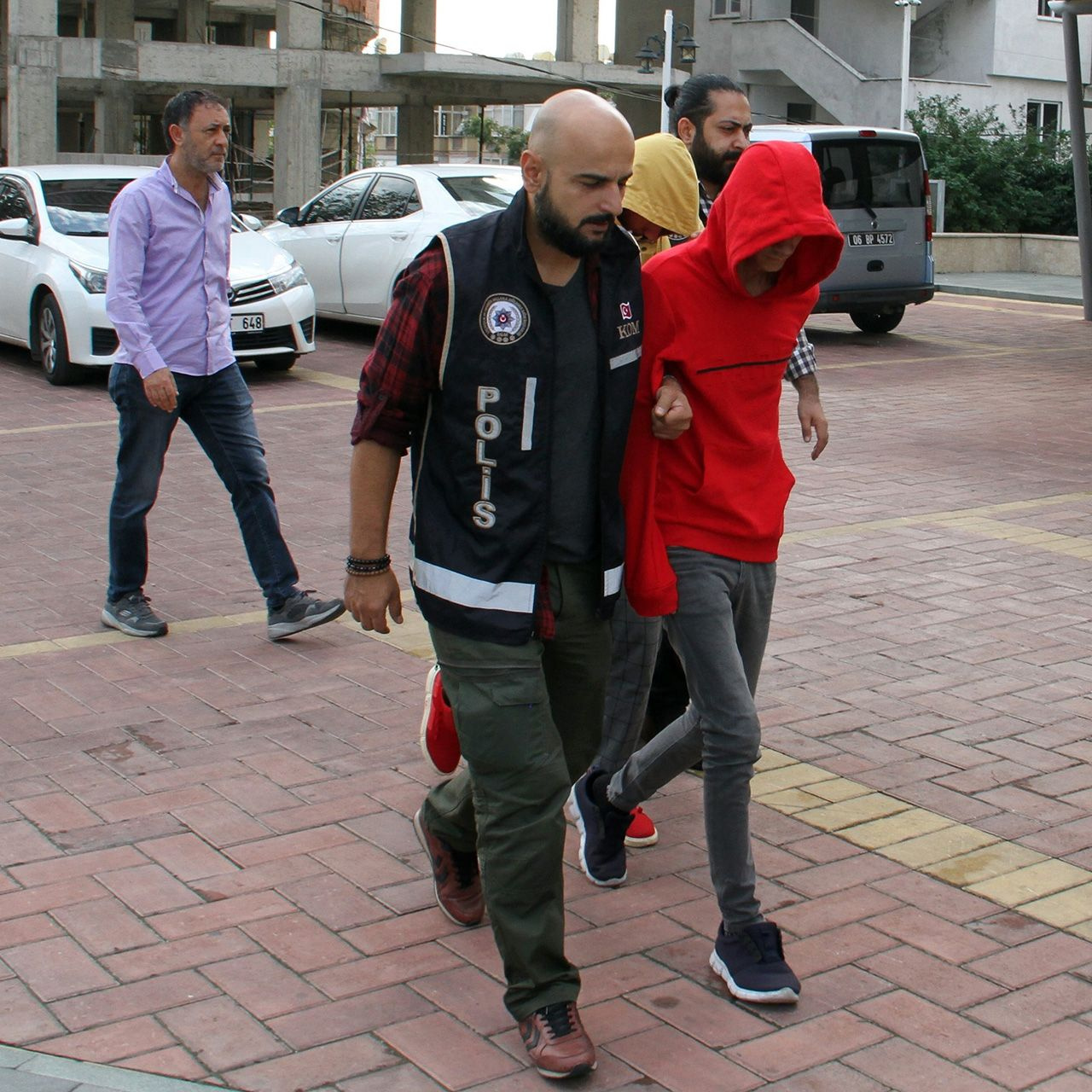Antalya'da fuhuş çetesi operasyonunda 6 tutuklama