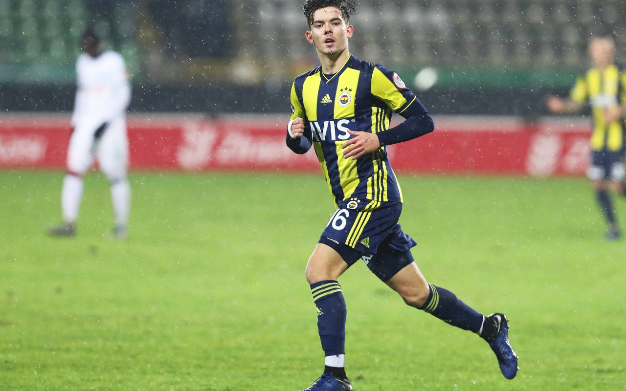 Ferdi Kadıoğlu menajerini çağırdı Fenerbahçe'den ayrılıyor