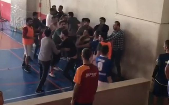 Siirt'te öğretmenlerin kavgasını öğrenciler ayırdı