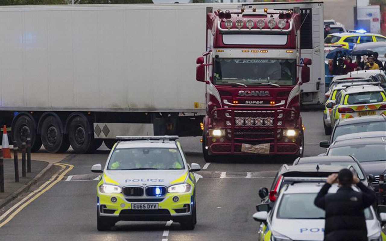 İngiltere'de 39 cesedin bulunmasıyla ilgili 2 gözaltı