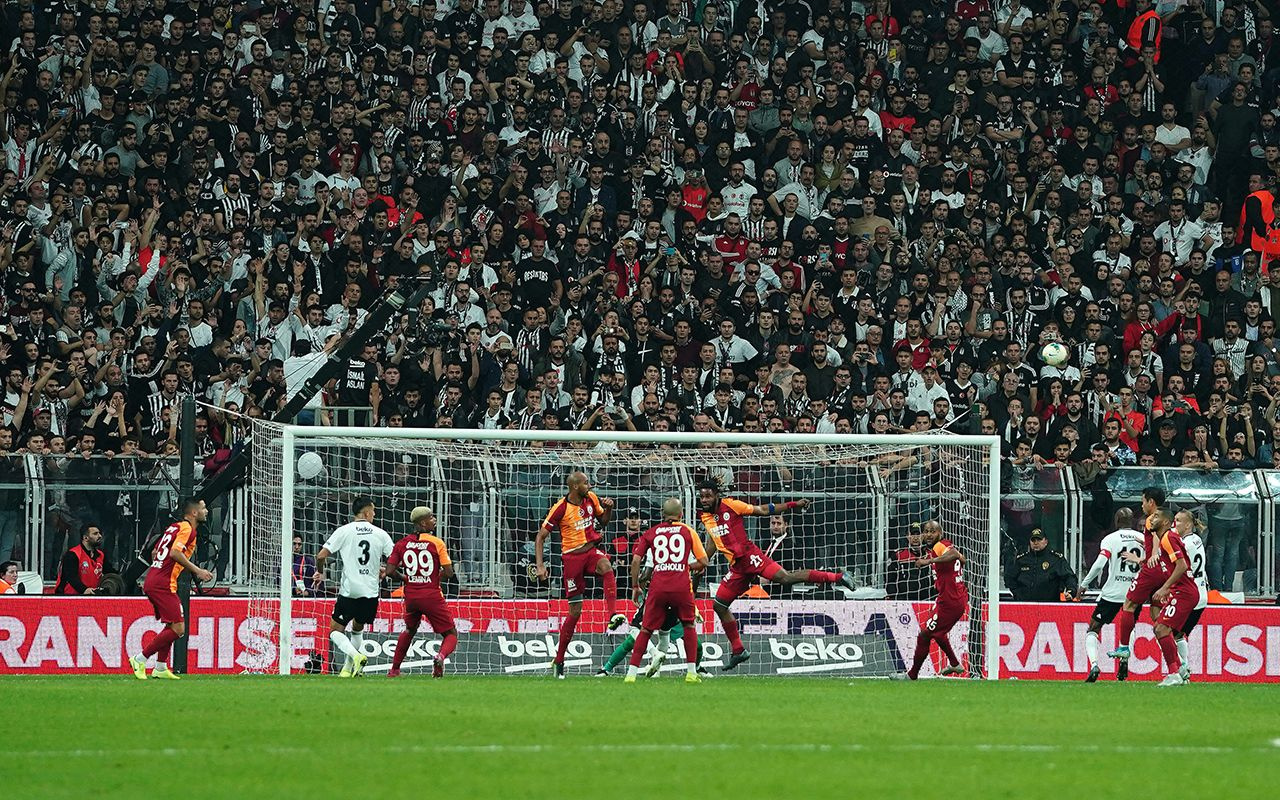 Galatasaray deplasmanda derbi galibiyetini unuttu