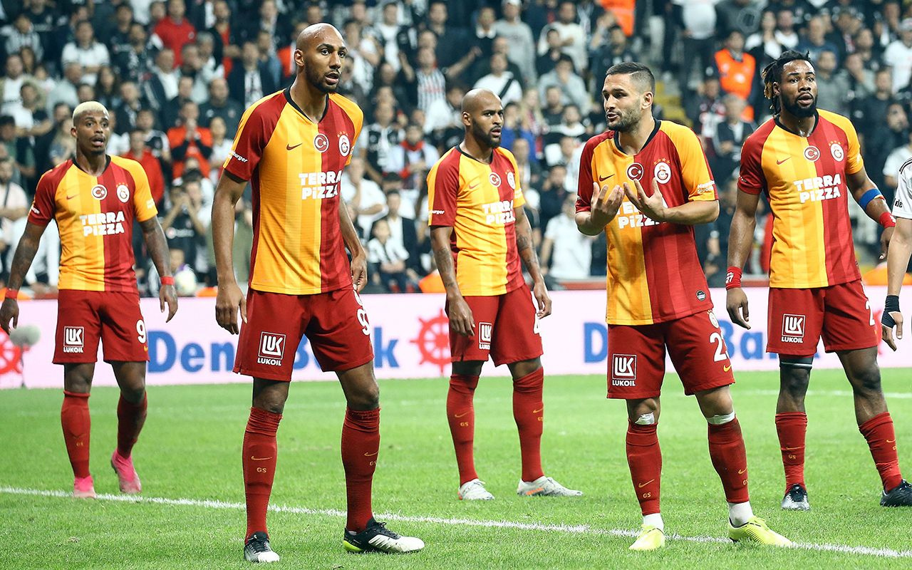 Galatasaray deplasmanda derbi galibiyetini unuttu