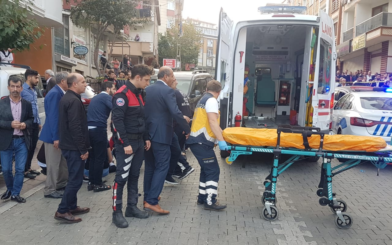 İstanbul Esenyurt'ta internet kafeye silahlı saldırı 5 yaralı