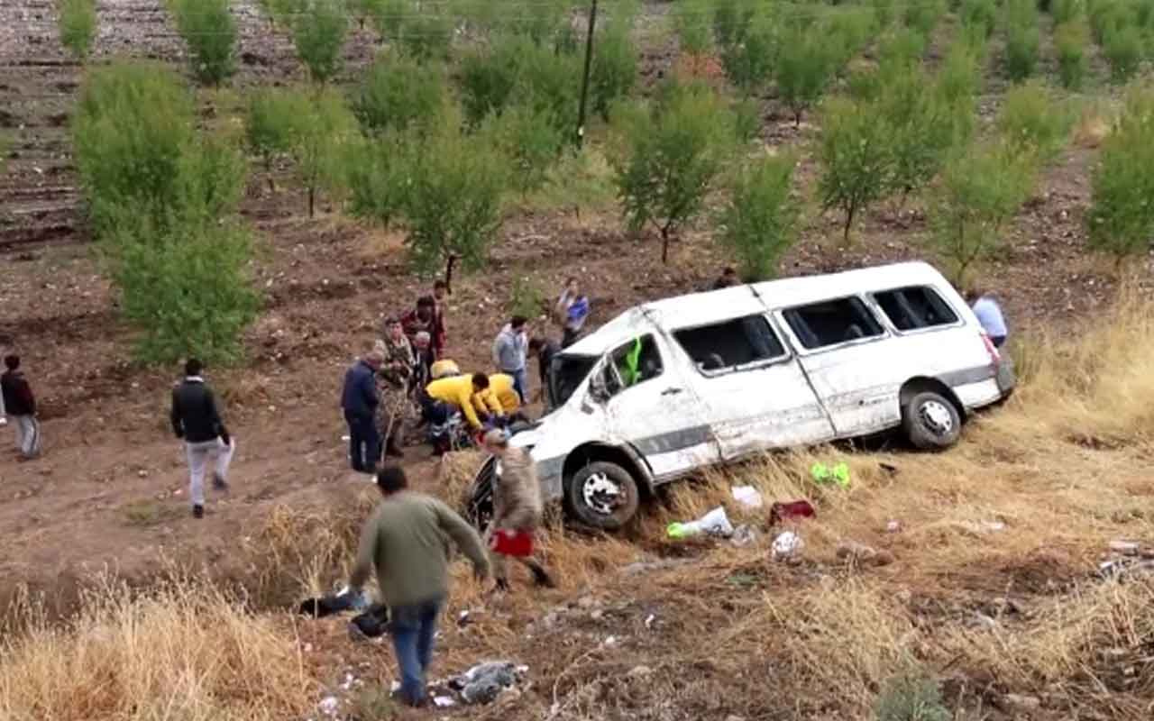 Adıyaman'da yolcu minibüsü devrildi: 13 yaralı