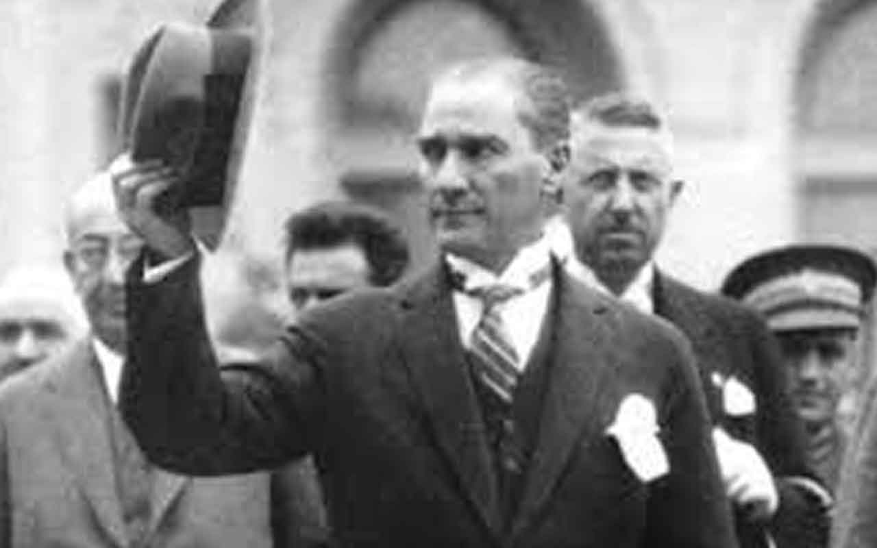 Atatürk'ün 29 Ekim kutlamalarındaki arşiv görüntülerini