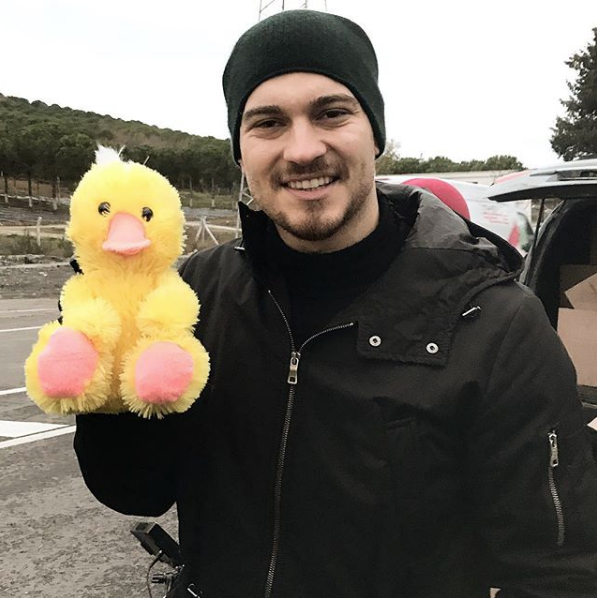 Çağatay Ulusoy'dan kariyerinde bir ilk yeni işi hayranlarını şaşırtacak