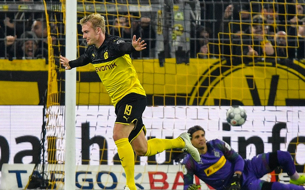 Borussia Dortmund Mönchengladbach'ı kupada saf dışı bıraktı