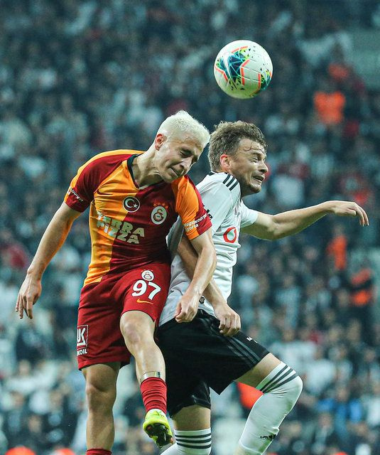 Galatasaray'da dansöz oynatan futbolcular kararı Fatih Terim şaşırttı