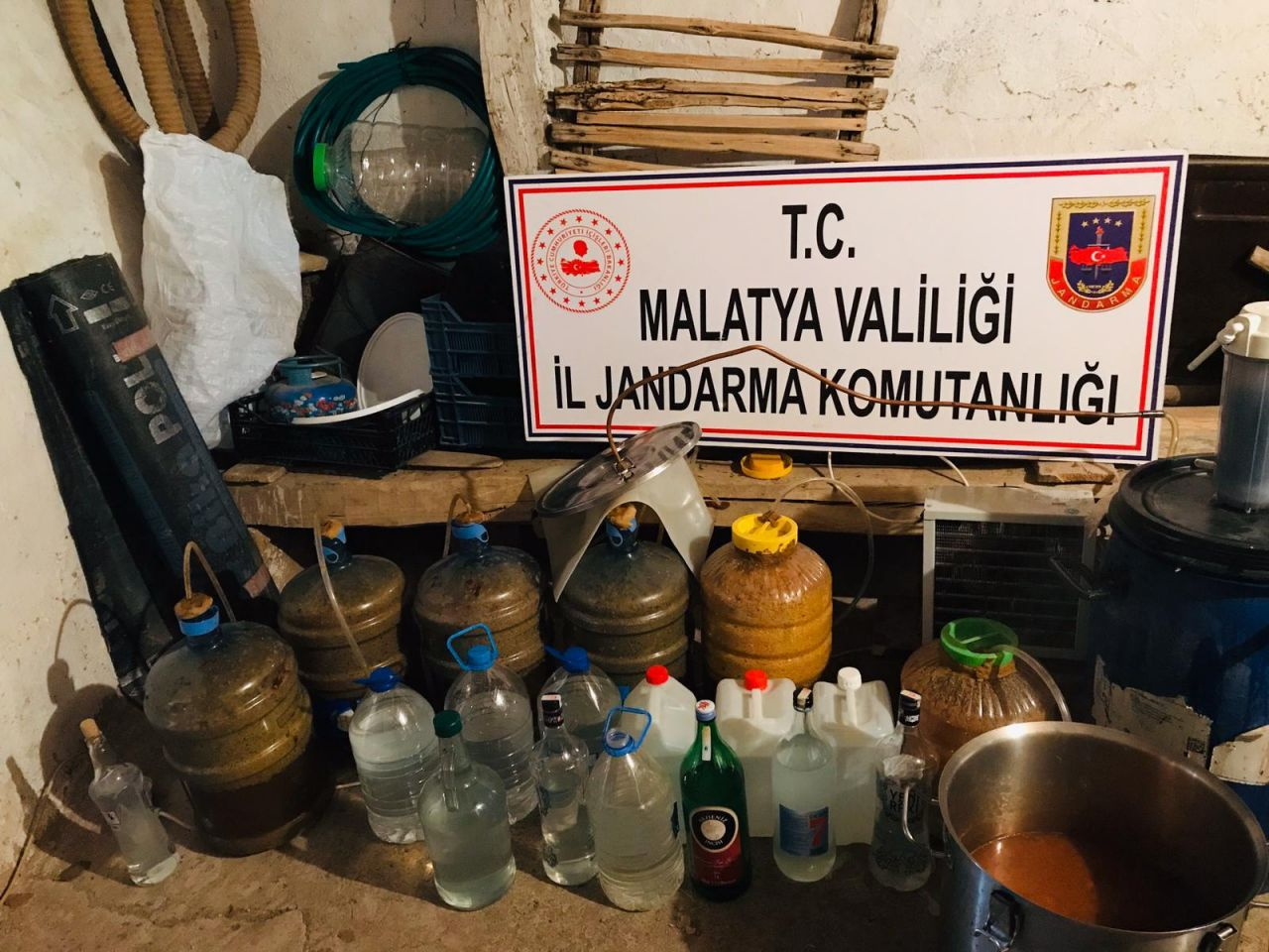 Malatya'da kaçak içki operasyonu