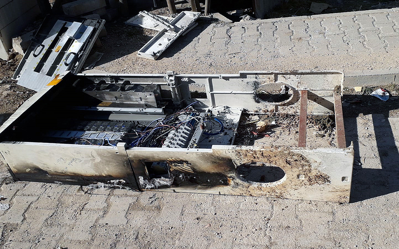 Mardin'de kaçak elektrik tüketimini önleyen panolara saldırı