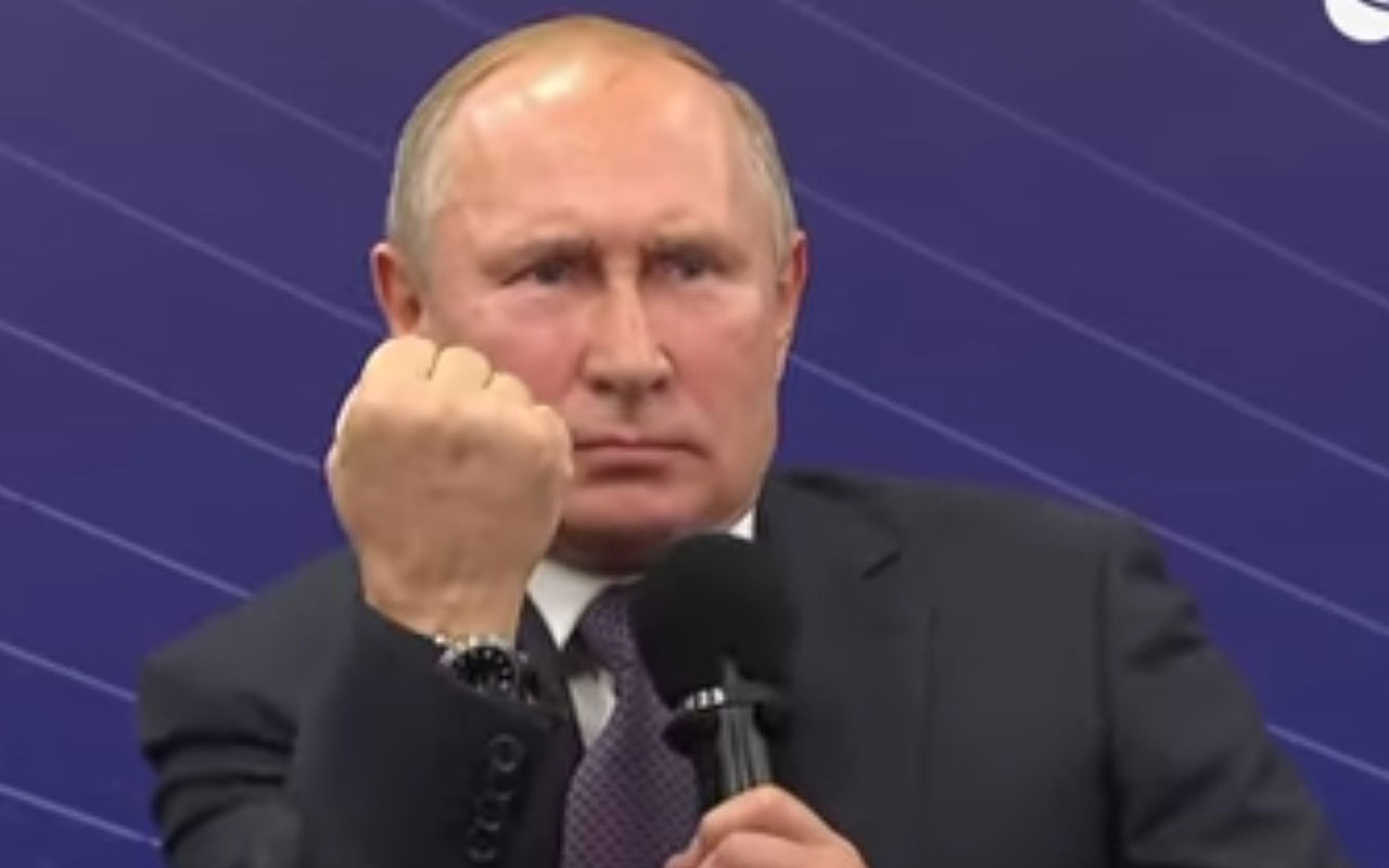 Kremlin açıkladı! Vladimir Putin'in el hareketi ne anlama geliyor