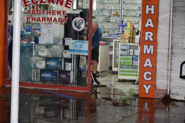 Turizm cennetini Bodrum'u sağanak yağmur vurdu