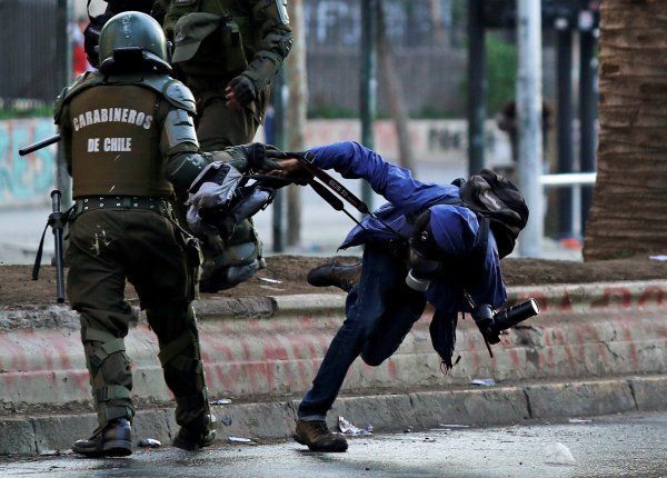 Şili protestolarında polis şiddeti artıyor