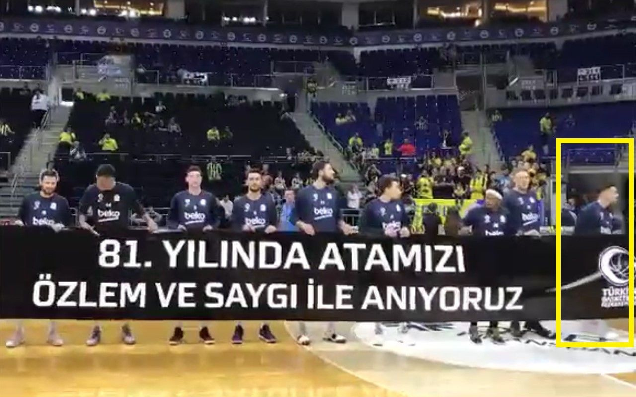 Atatürk pankartına dokunmayan Fenerbahçeli Kostas Sloukas tepki çekti