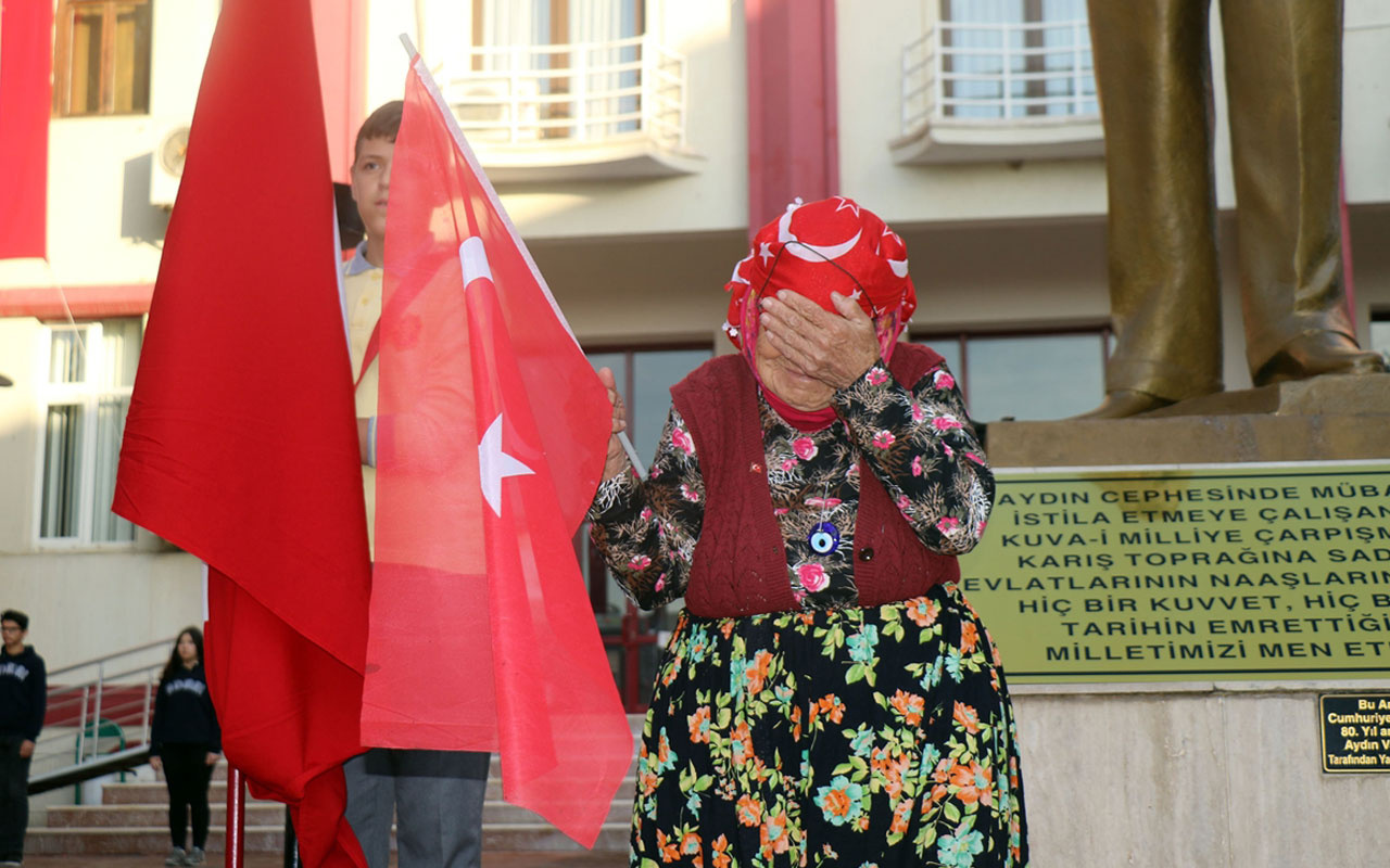 Türkiye'de saat 09.05'te hayat durdu Atatürk için saygı duruşunda bulunuldu