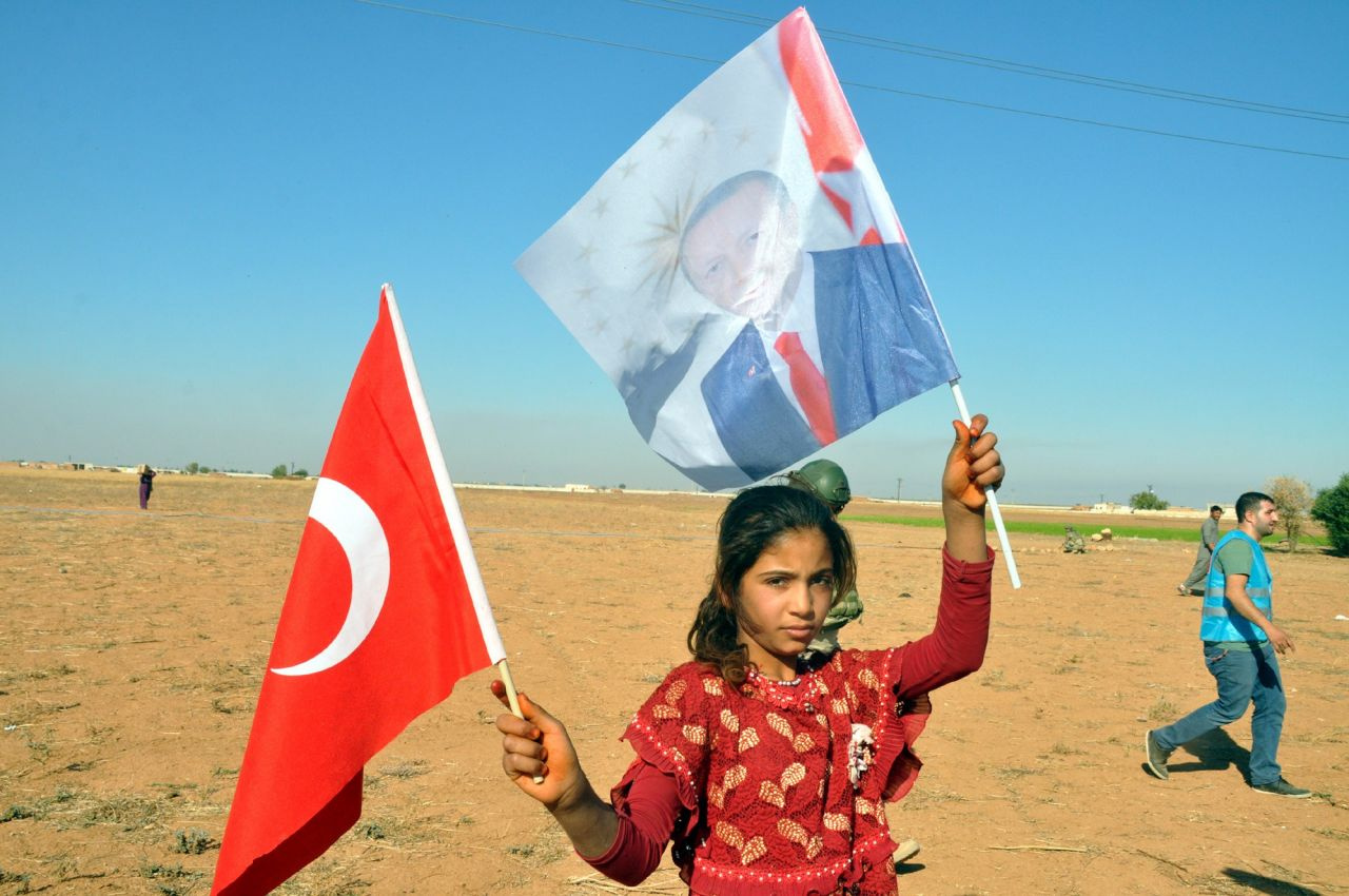Tel Abyad'da çocukların Erdoğan sevgisi