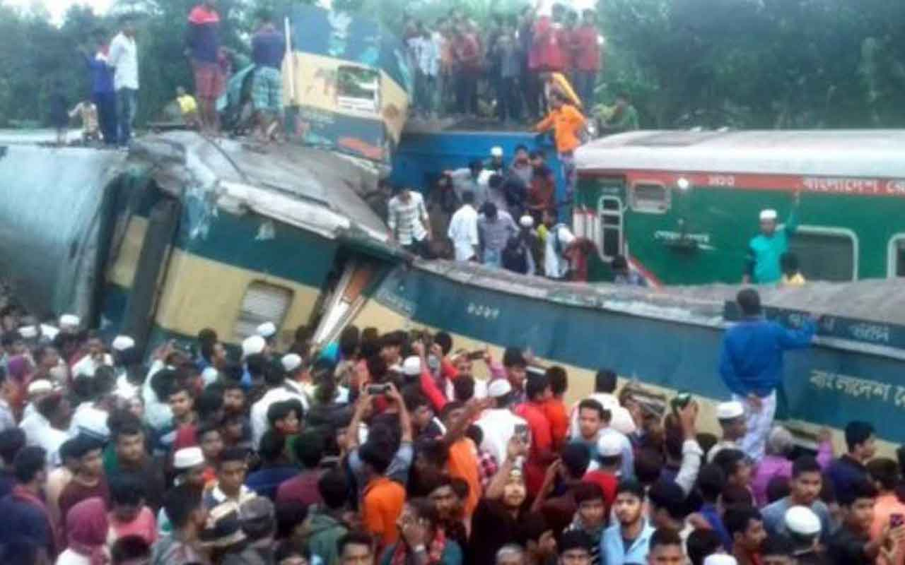 Bangladeş'te iki tren çarpıştı: 16 ölü, 48 yaralı