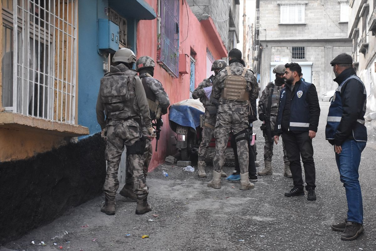 PKK/KCK'ya yönelik operasyon! HDP'li il başkanı terörden gözaltına alındı