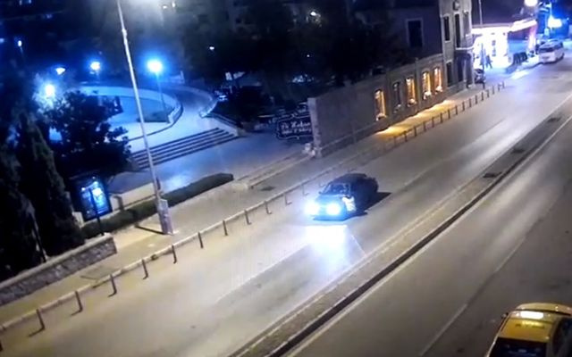 İzmir'de alkollü sürücü polisi 400 metre kaputta sürükledi