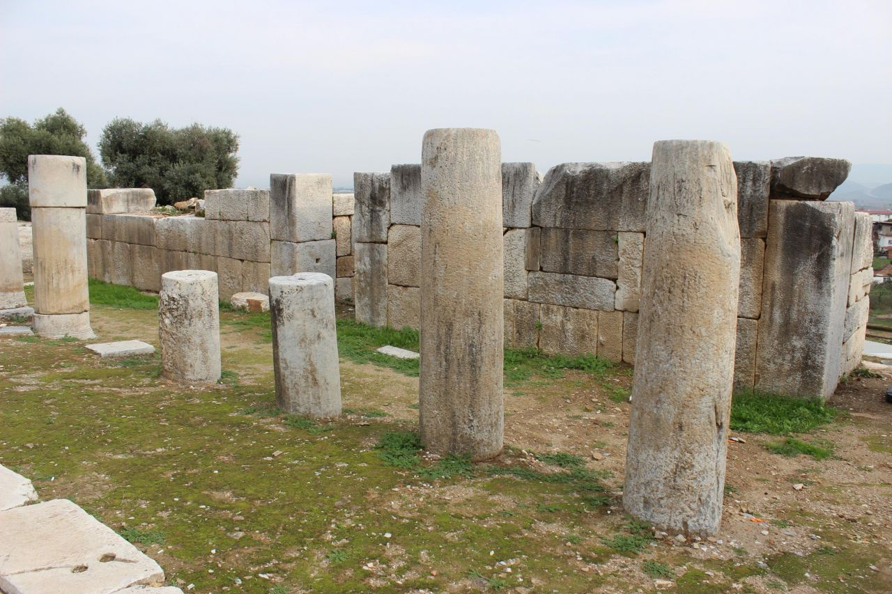 İzmir'de yer alan M.Ö 3 bin yıllık antik kentte ortaya çıkanlar şaşkına çevirdi