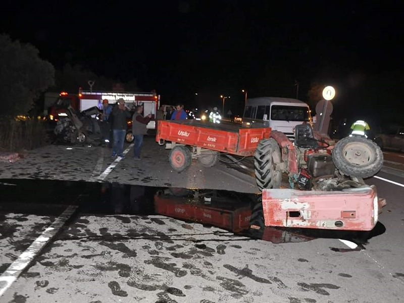 Bursa İznik'te traktörle çarpışan otomobilin sürücüsü hayatını kaybetti