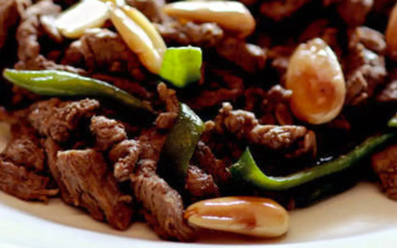 Kolay ana yemek tarifleri bademli biftek nasıl yapılır?